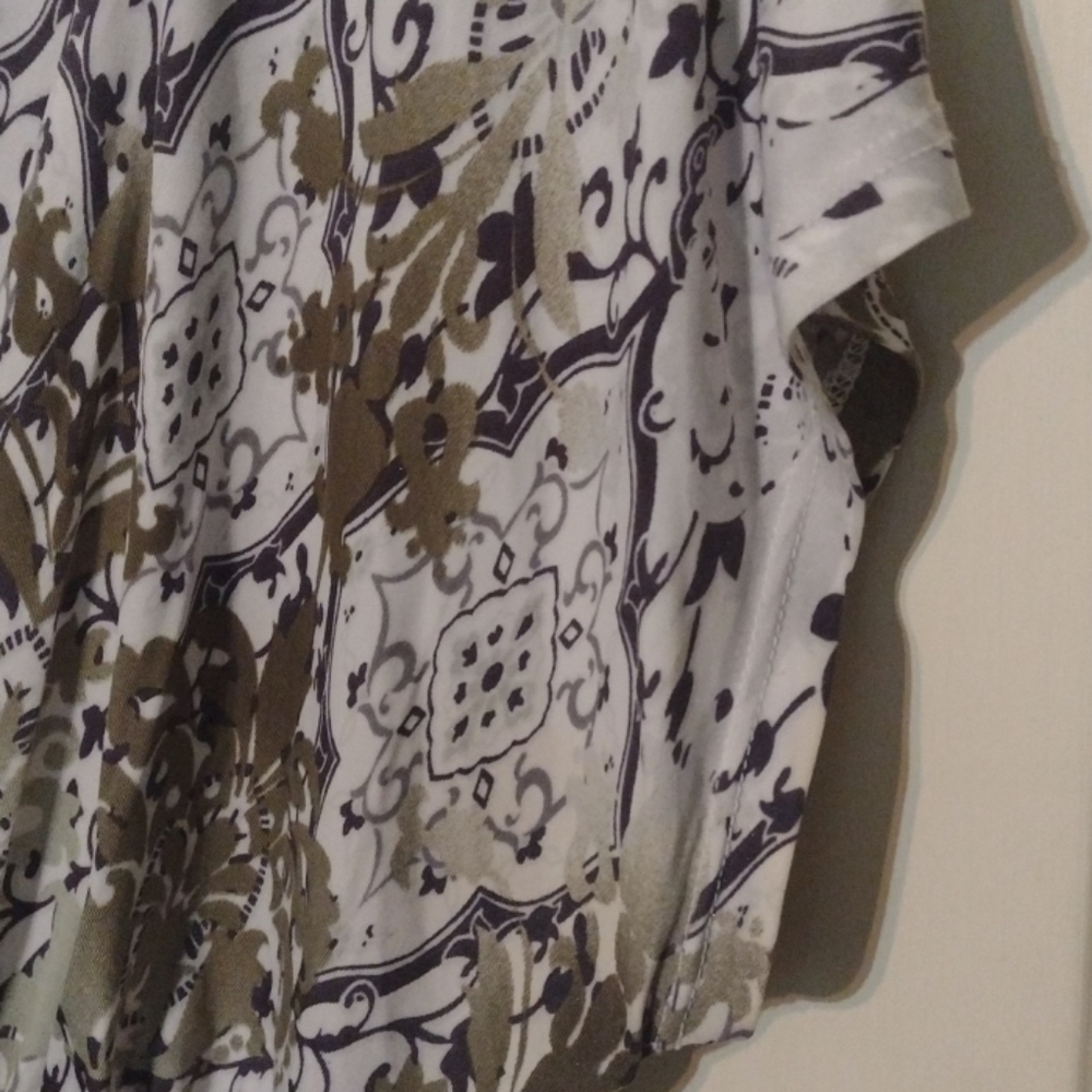 Shirt - Picture 4 of 7